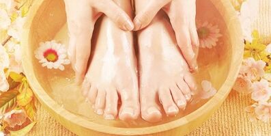 Baths to treat nail fungus